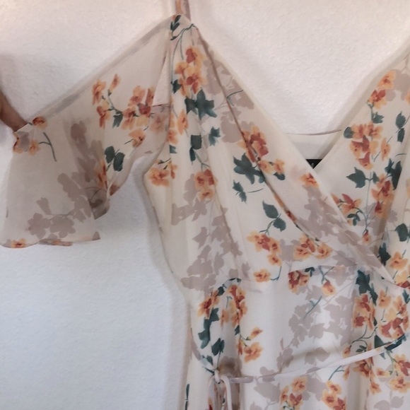 NWT Lulus Shadow Blooms Cream Floral Print Ruffled Maxi Dress - Picture 10 of 10